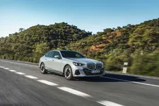 007-the-new-bmw-i5-edrive40-driving-05-2023-2250px.webp