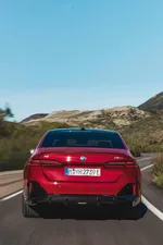 9-the-new-bmw-i5-m60-xdrive-driving-05-2023-1000px.webp