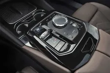 37-the-new-bmw-i5-edrive40-interior-05-2023-2250px.webp