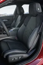 9-the-new-bmw-i5-m60-xdrive-interior-05-2023-999px.webp