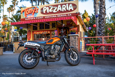 23 Honda SCL500_action lifestyle 6.webp