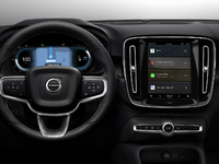 313125_Volvo_XC40_Recharge_-_Ongoing_call_on_driver_display_and_centre_display.webp