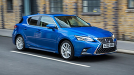 090-lexus-ct200h--review.webp