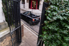 90507161-mini-cooper-se-convertible-06-2023-2250px.webp