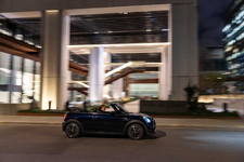 90507195-mini-cooper-se-convertible-06-2023-2250px.webp