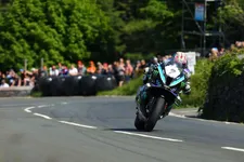 -motorrad-motorsport-iomtt-monster-energy-b-2250px.webp