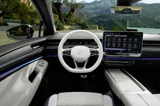 DB2023AU00390.webp
