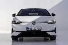 DB2023AU00684.webp