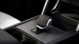DS_24MY_INTERIOR_GEAR_SHIFTER_140623_05.webp