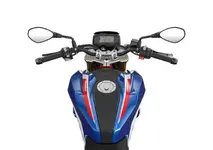 P90512373-bmw-g-310-r-my-2024-2121px.webp
