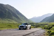 1579-mini-cooper-se-countryman-all4-08-2023-2250px.webp