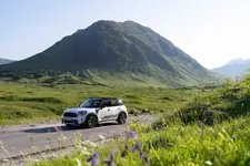 1577-mini-cooper-se-countryman-all4-08-2023-2250px.webp