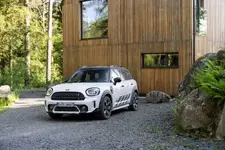 1593-mini-cooper-se-countryman-all4-08-2023-2250px.webp