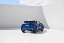 P90518426-mini-cooper-se-09-2023-2250px.webp
