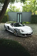Porsche-Carrera-GT-kaufen-49-1000x1500.webp