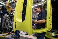 5-2023-vehicle-production-mini-plant-oxford-2250px.webp