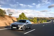 23117-the-bmw-i5-m60-xdrive-driving-10-2023-2250px.webp
