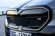 3165-the-bmw-i5-m60-xdrive-close-up-10-2023-2249px.webp