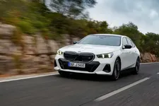 23078-the-bmw-i5-m60-xdrive-driving-10-2023-2247px.webp