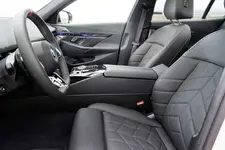 3105-the-bmw-i5-m60-xdrive-interior-10-2023-2247px.webp