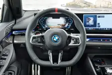3106-the-bmw-i5-m60-xdrive-interior-10-2023-2247px.webp