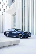 23043-the-bmw-i5-edrive40-still-shot-10-2023-999px.webp