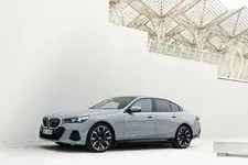 90522987-the-bmw-i5-edrive40-static-10-2023-2247px.webp