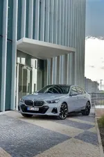 P90522994-the-bmw-i5-edrive40-10-2023-1001px.webp