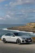0522982-the-bmw-i5-edrive40-driving-10-2023-1001px.webp