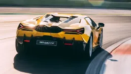 Lamborghini Revuelto review-14.jpg