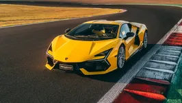 Lamborghini Revuelto review-2.jpg