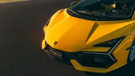Lamborghini Revuelto review-3.jpg