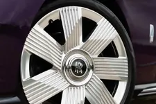 P90528758-rolls-royce-spectre-2250px.webp
