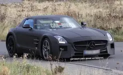 2014-mercedes-benz-sls-amg-black-series-spy-photo-photo-440132-s-520x318.webp