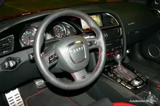 2011-Audi-RS5-interior-steering-614x409.webp