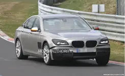 2013-bmw-7-series-facelift-spy-shots_100388433_l.webp