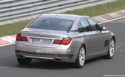 2013-bmw-7-series-facelift-spy-shots_100388436_l.webp