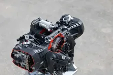 29979-bmw-r-1300-gs-cut-away-engine-10-2023-2250px.webp