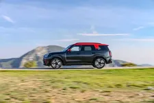 i-john-cooper-works-countryman-all4-11-2023-2250px.webp
