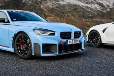 m3-touring-with-m-performance-parts-11-2023-2250px.webp