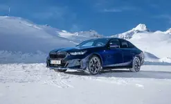 P90532637-bmw-5-series-soelden-11-2023-2460px.webp