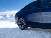 P90532643-bmw-5-series-soelden-11-2023-1999px.webp