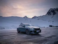 P90532664-bmw-5-series-soelden-11-2023-1999px.webp