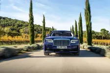 ucana-purple-on-location-in-provence-france-2249px.webp