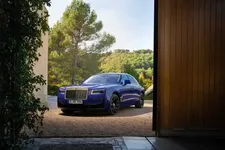ucana-purple-on-location-in-provence-france-2249px.webp