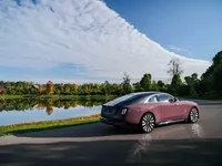P90534938-rolls-royce-spectre-symphony-2000px.webp