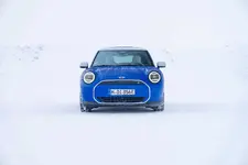P90535643-mini-cooper-se-01-2024-2250px.webp