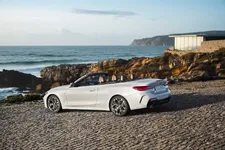 -new-bmw-4-series-convertible-still-01-2024-2250px.webp