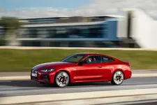 new-bmw-4-series-coup-driving-shots-01-2024-2250px.webp