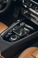 4-m40i-with-manual-gearbox-interior-01-2024-1000px.webp